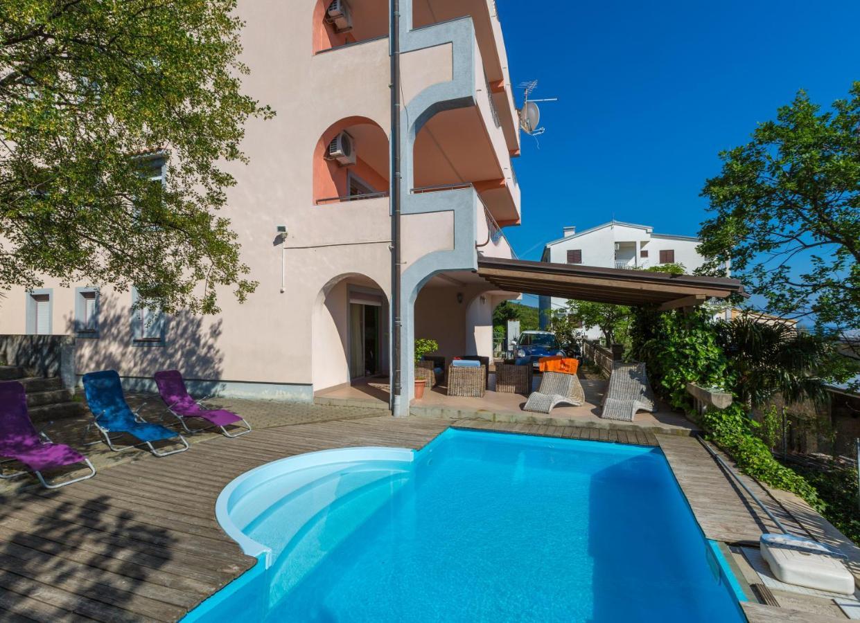 Apartmani Rino Dramalj Ngoại thất bức ảnh