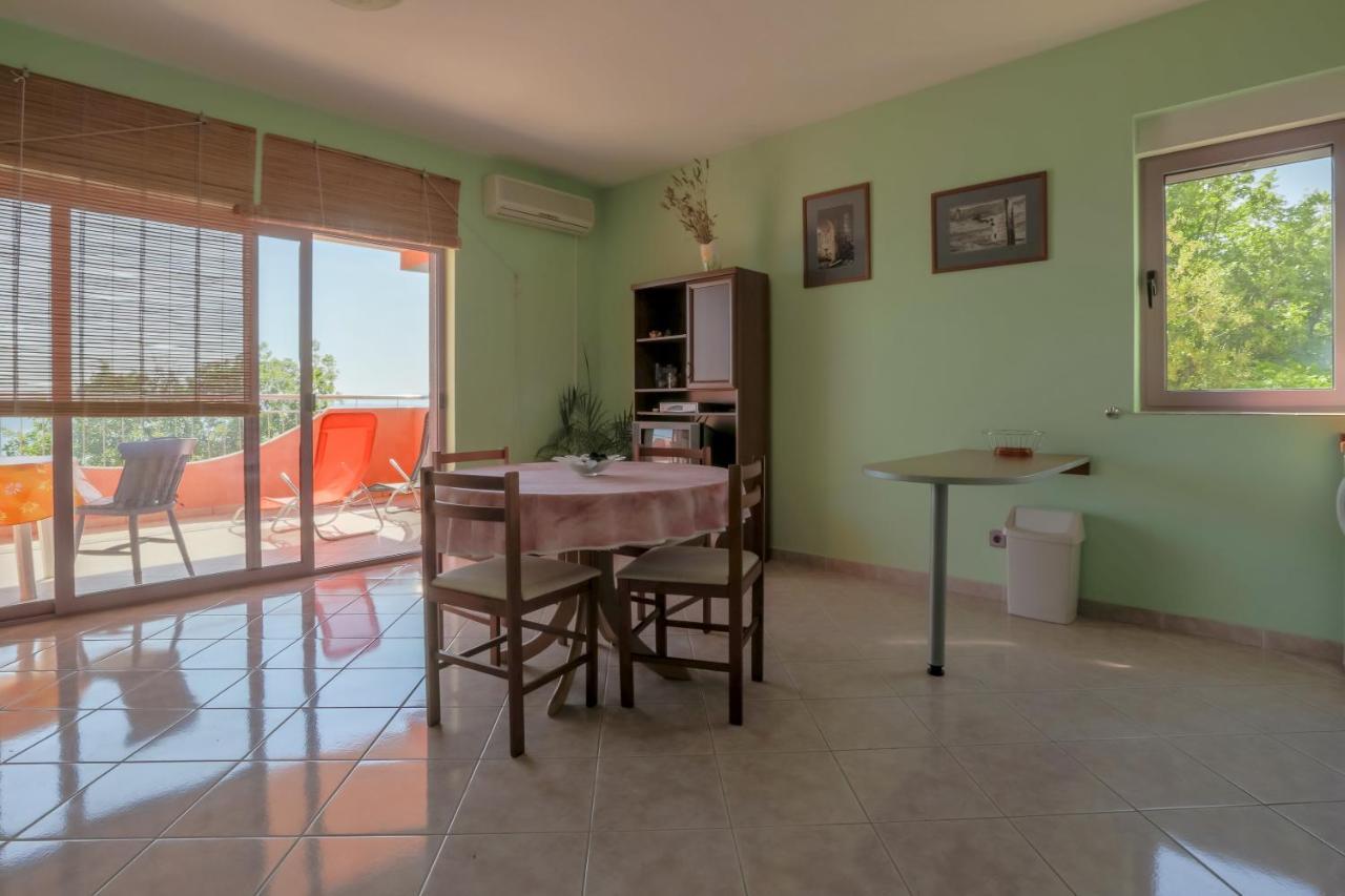 Apartmani Rino Dramalj Ngoại thất bức ảnh