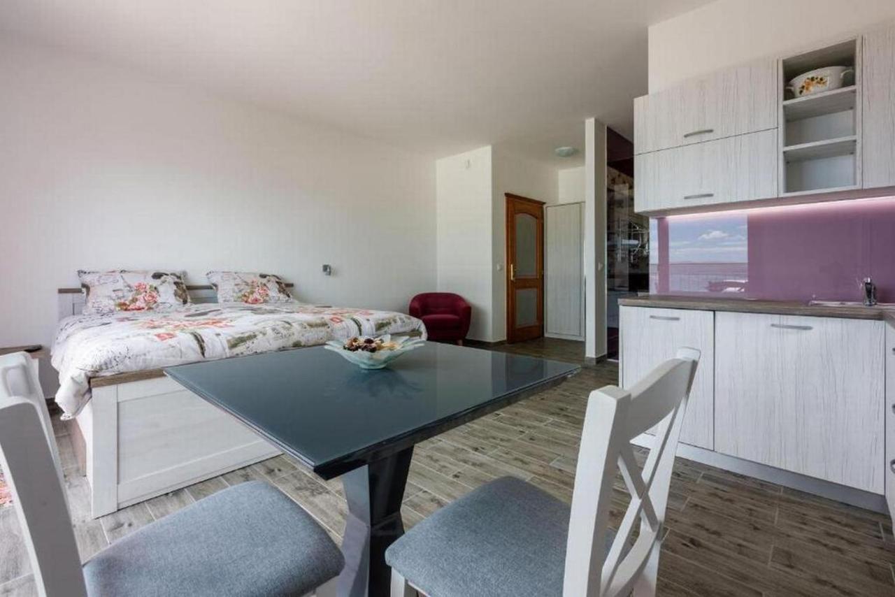 Apartmani Rino Dramalj Ngoại thất bức ảnh